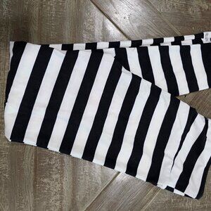 Lularoe B&W Striped Leggings NEW OS